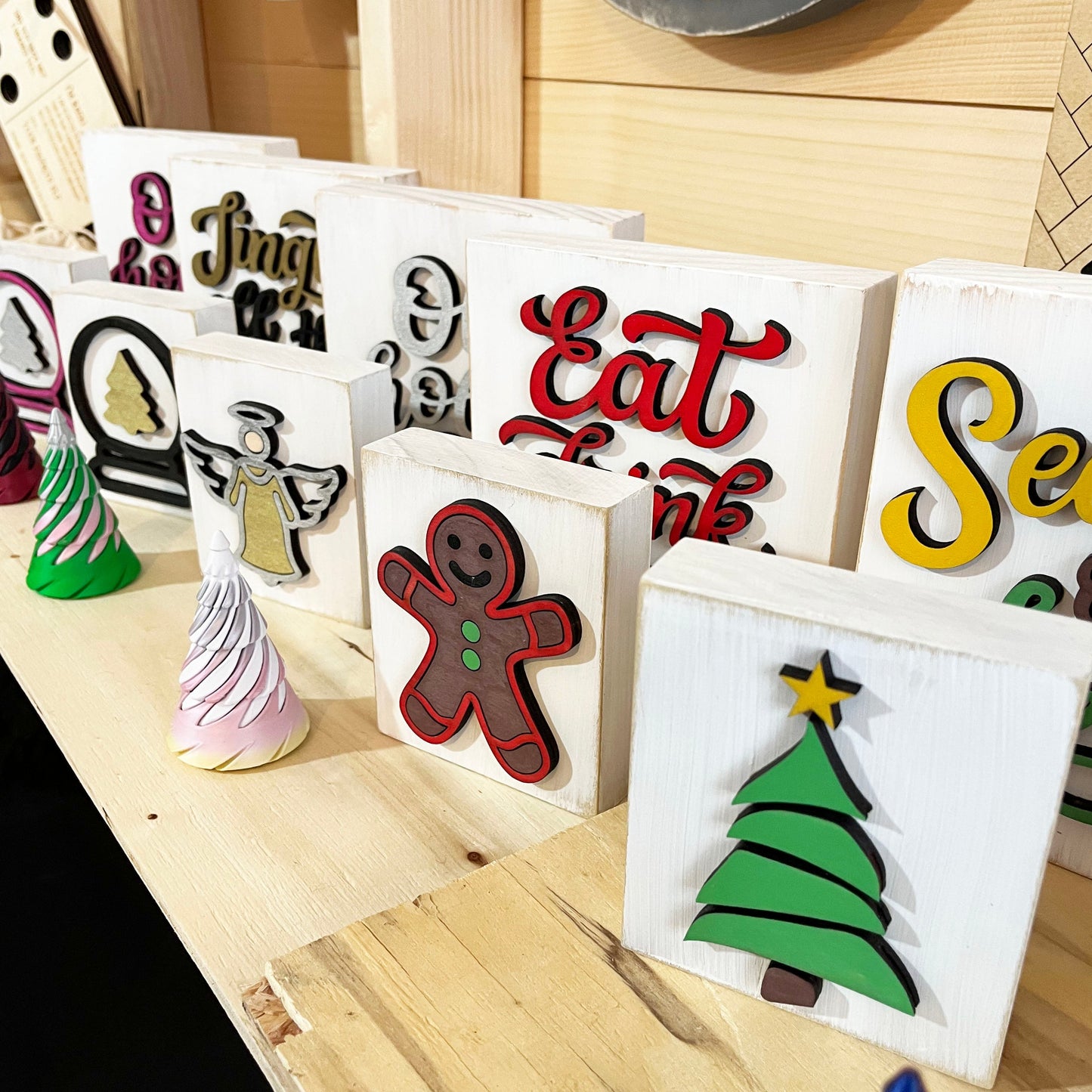 Holiday Bookshelf Decor
